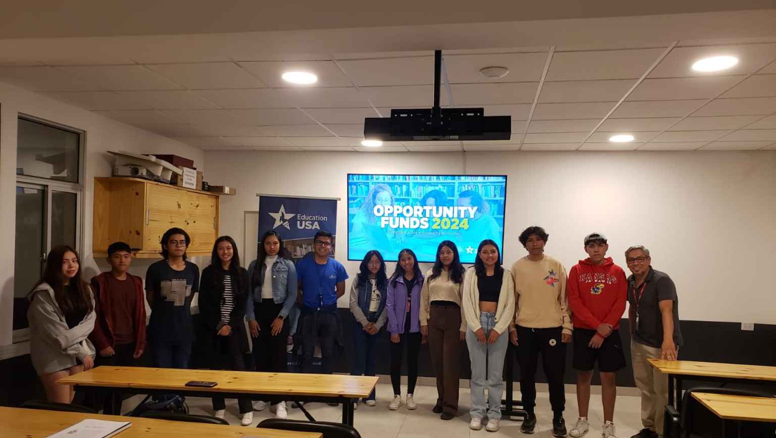 Informative session for the Opportunity Funds 2024 program at BNC CBA Cochabamba. 