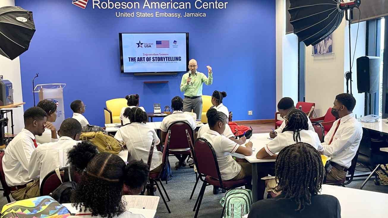 Participants get tips on the student visa application process Participants get tips on the student visa application process